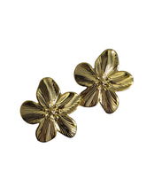 Golden Lined Petal Flower